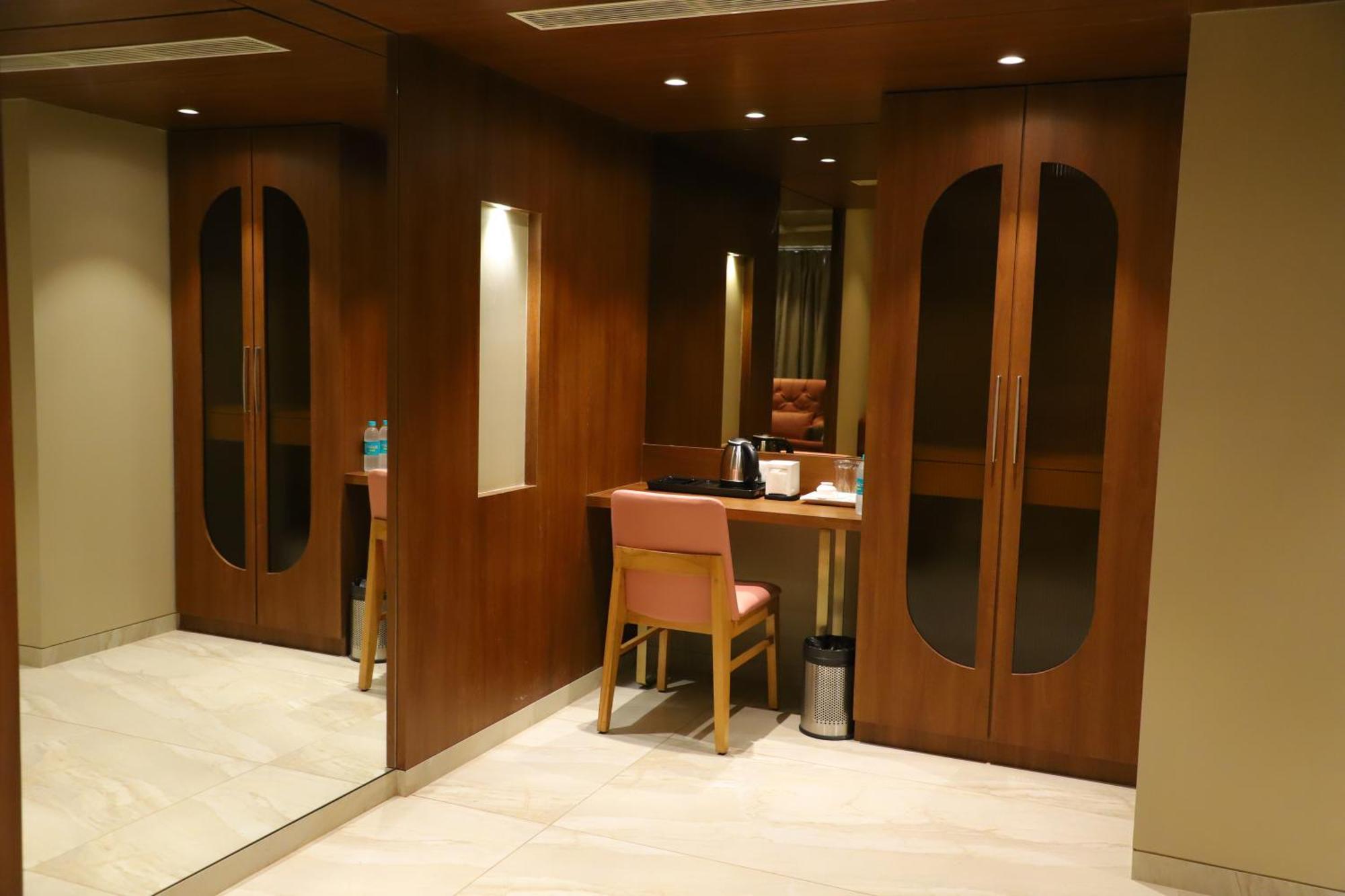 Le Vivanta Virār Zewnętrze zdjęcie